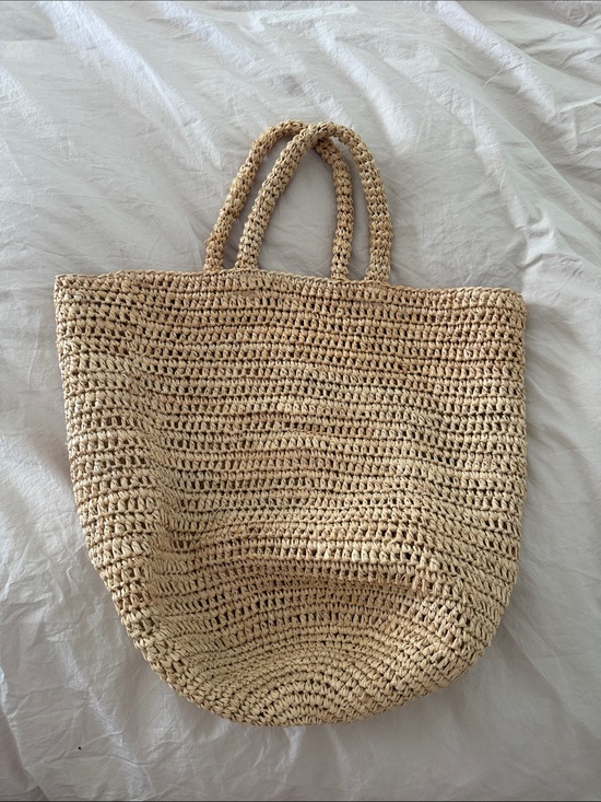 Jenni Kayne Handbags - Jenni Kayne raffia tote - top handle perfect for summer